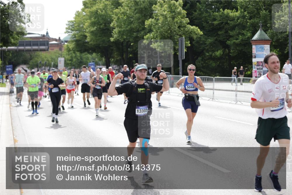29.06.2025 - hella hamburg halbmarathon Jannik Wohlers http://msf.ph/oto/8143375 29.06.2025 10:45:18 Lombardsbrücke 1033, 1060, 1085, 1104, 1421, 1426, 1854, 1983, 2008, 2522, 2550, 2657, 2664, 2917, 2965, 2973, 4224, 4317, 4388, 5044, 5635, 6133, 6623, 7268, 7356, 8745, 10030, 10327, 10329, 10367, 10875, 11160, 11253, 11640, 11660, 12009, 13302, 13791, 14445, 16415, 17054, 17334, 17373, 17597, 17928, 18003, 18250, 18264, 19039 meine-sportfotos.de