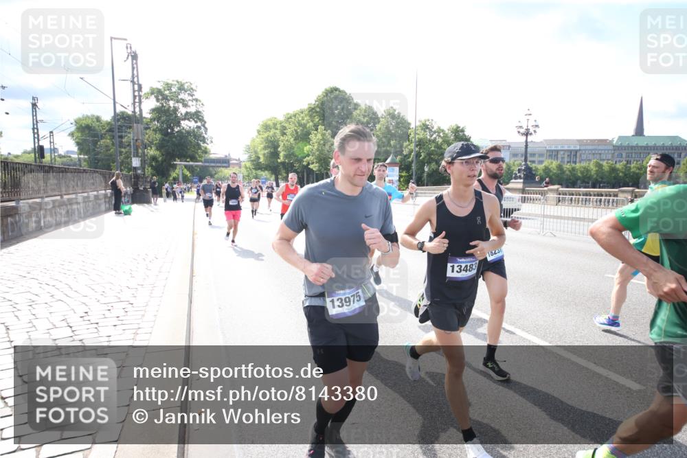 29.06.2025 - hella hamburg halbmarathon Jannik Wohlers http://msf.ph/oto/8143380 29.06.2025 09:48:07 Lombardsbrücke 1290, 1505, 1710, 2399, 3480, 4359, 5554, 5709, 7152, 7154, 7884, 9403, 10404, 10793, 10852, 12051, 12488, 12916, 13483, 13975, 15931, 17005, 17022, 17643, 17658, 18038, 18220, 18237, 18384, 18733, 18802, 19151 meine-sportfotos.de