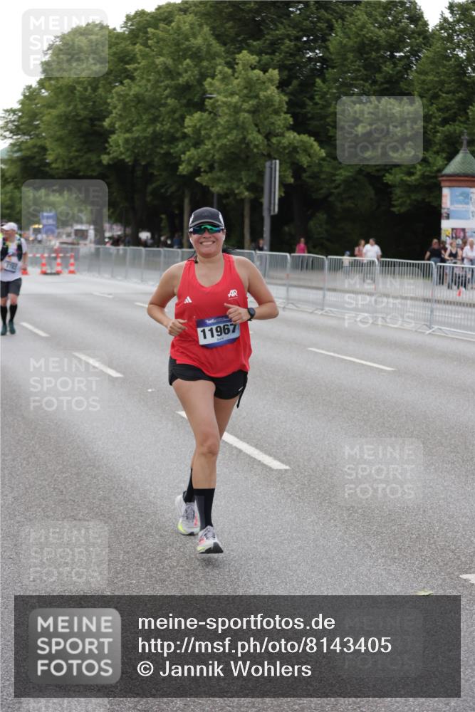 29.06.2025 - hella hamburg halbmarathon Jannik Wohlers http://msf.ph/oto/8143405 29.06.2025 10:08:18 Lombardsbrücke 1427, 3762, 5347, 6100, 9951, 9958, 10035, 10092, 11657, 11967, 12144, 13174, 15584 meine-sportfotos.de