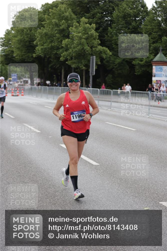 29.06.2025 - hella hamburg halbmarathon Jannik Wohlers http://msf.ph/oto/8143408 29.06.2025 10:08:18 Lombardsbrücke 1427, 3762, 5347, 6100, 9951, 9958, 10035, 10092, 11657, 11967, 12144, 13174, 15584 meine-sportfotos.de