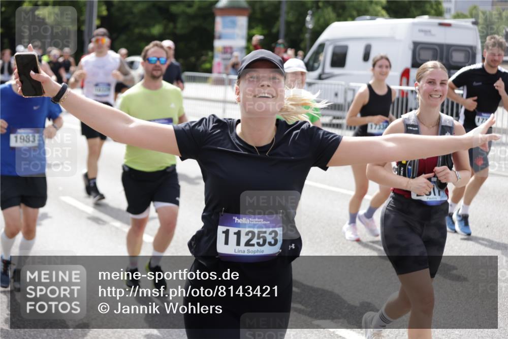 29.06.2025 - hella hamburg halbmarathon Jannik Wohlers http://msf.ph/oto/8143421 29.06.2025 10:45:25 Lombardsbrücke 1004, 1033, 1085, 1100, 1104, 1421, 1426, 1555, 1854, 1983, 2398, 2522, 2550, 2917, 2954, 2965, 4104, 4317, 4388, 4572, 5044, 5635, 6133, 6333, 6623, 7268, 7356, 7605, 9120, 9121, 10327, 10329, 10367, 10511, 10727, 10875, 11160, 11253, 11332, 12009, 13302, 14230, 14445, 14582, 16321, 17054, 17334, 17373, 17597, 17901, 17928, 18003, 18250, 19039 meine-sportfotos.de