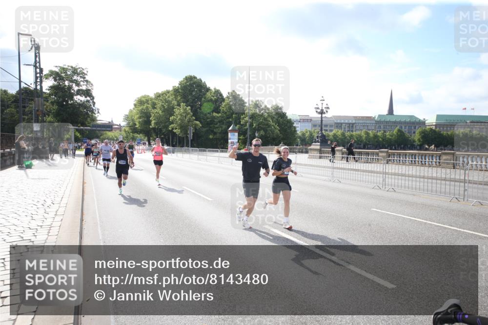 29.06.2025 - hella hamburg halbmarathon Jannik Wohlers http://msf.ph/oto/8143480 29.06.2025 09:48:12 Lombardsbrücke 1290, 1505, 1710, 2262, 2399, 3480, 3547, 4359, 5307, 5554, 5709, 6993, 7152, 7154, 7884, 8571, 9403, 10404, 10852, 12044, 12051, 12488, 12916, 13483, 13940, 13975, 15303, 15931, 16201, 17005, 17658, 18038, 18237, 18259, 18384, 18733, 18802, 19151 meine-sportfotos.de