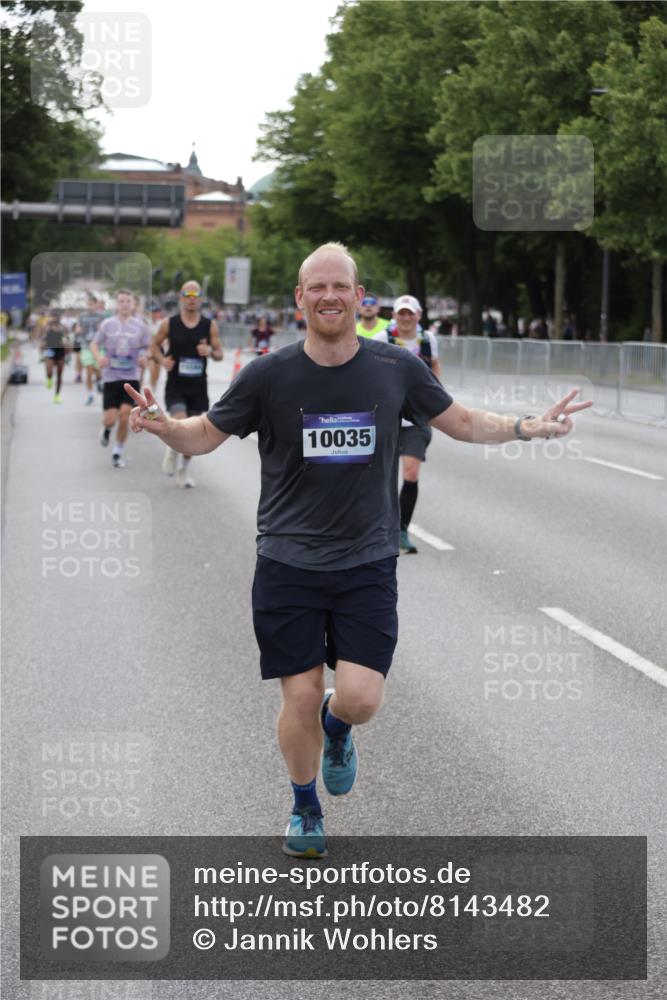 29.06.2025 - hella hamburg halbmarathon Jannik Wohlers http://msf.ph/oto/8143482 29.06.2025 10:08:20 Lombardsbrücke 1427, 3762, 5347, 6100, 9951, 9958, 10035, 10092, 11657, 11967, 12144, 13174, 15584 meine-sportfotos.de