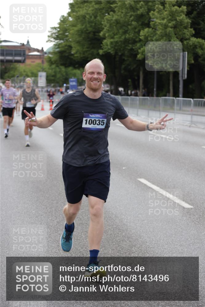 29.06.2025 - hella hamburg halbmarathon Jannik Wohlers http://msf.ph/oto/8143496 29.06.2025 10:08:21 Lombardsbrücke 3762, 5347, 6100, 9951, 9958, 10035, 10092, 11657, 11967, 12144, 13174, 15584 meine-sportfotos.de