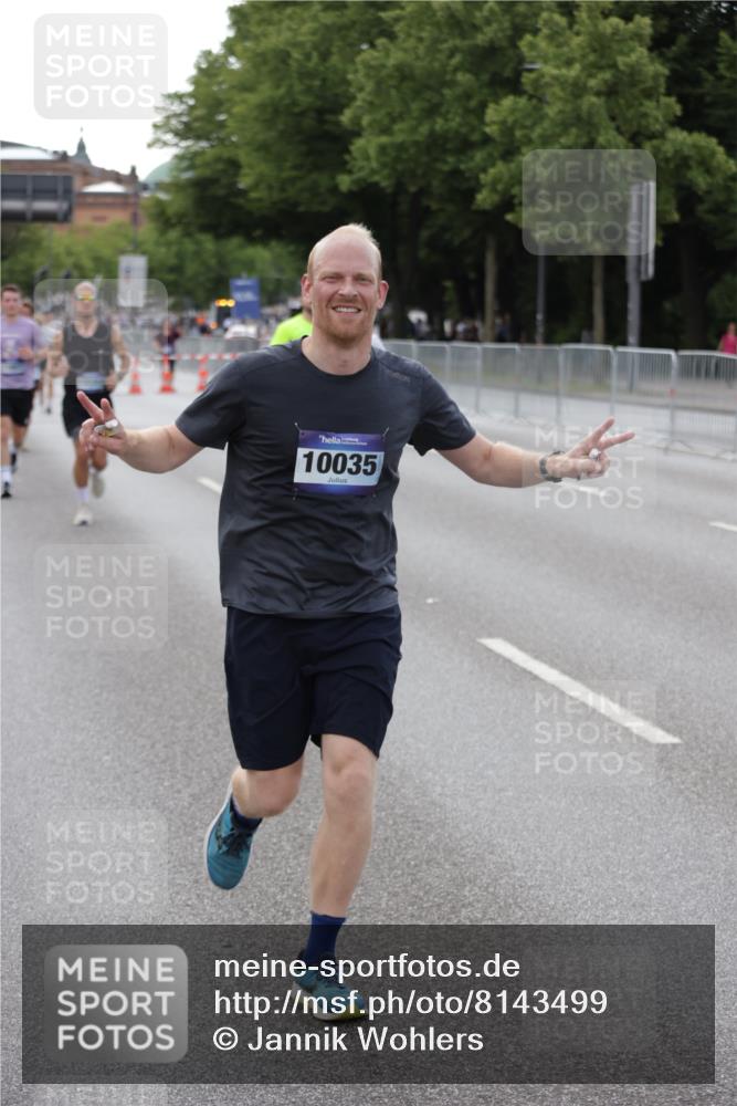 29.06.2025 - hella hamburg halbmarathon Jannik Wohlers http://msf.ph/oto/8143499 29.06.2025 10:08:21 Lombardsbrücke 3762, 5347, 6100, 9951, 9958, 10035, 10092, 11657, 11967, 12144, 13174, 15584 meine-sportfotos.de