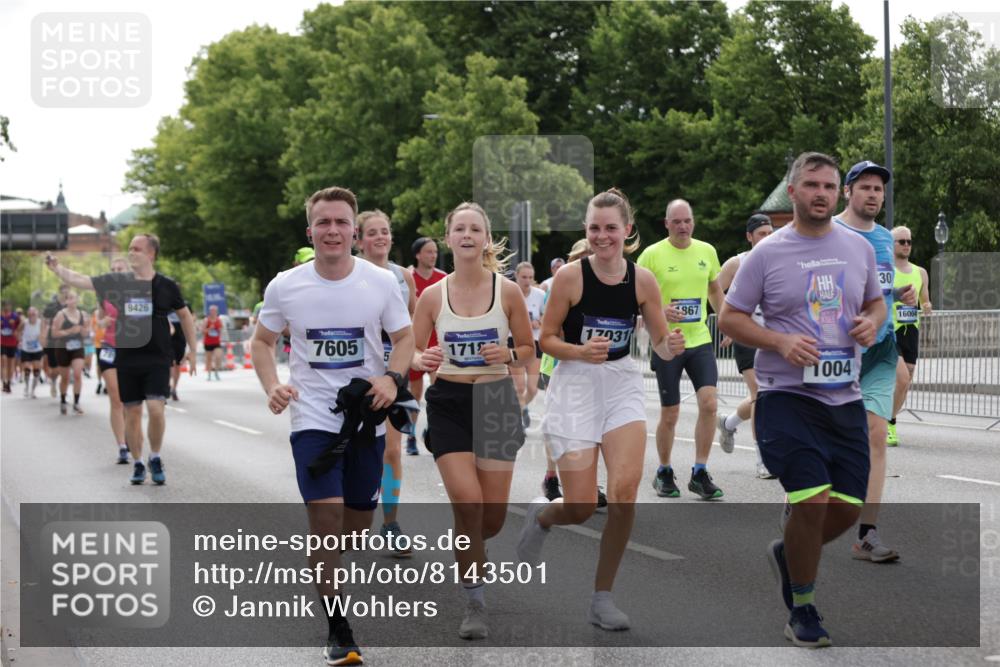 29.06.2025 - hella hamburg halbmarathon Jannik Wohlers http://msf.ph/oto/8143501 29.06.2025 10:45:38 Lombardsbrücke 1004, 1100, 1421, 1426, 1555, 1867, 1868, 2398, 2423, 2773, 2813, 2951, 2954, 3410, 4104, 4223, 4572, 5703, 5769, 5770, 5892, 6333, 6392, 7356, 7605, 7894, 9120, 9121, 9426, 9445, 10367, 10511, 10727, 10875, 11332, 11358, 11876, 14230, 14319, 14322, 14403, 14445, 14582, 15107, 16005, 16059, 16321, 16745, 16793, 17031, 17184, 17597, 17901, 18214, 18280, 18334 meine-sportfotos.de