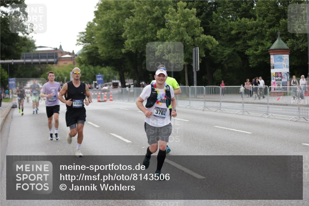 29.06.2025 - hella hamburg halbmarathon Jannik Wohlers http://msf.ph/oto/8143506 29.06.2025 10:08:22 Lombardsbrücke 3762, 5347, 6100, 9951, 9958, 10035, 10092, 11657, 11967, 12144, 13174, 15584, 15586, 15592 meine-sportfotos.de