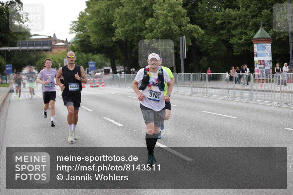 29.06.2025 - hella hamburg halbmarathon Jannik Wohlers http://msf.ph/oto/8143511 29.06.2025 10:08:23 Lombardsbrücke 3762, 5347, 6100, 9951, 9958, 10035, 10092, 11657, 11967, 12144, 13174, 13593, 15584, 15586, 15592, 18266 meine-sportfotos.de