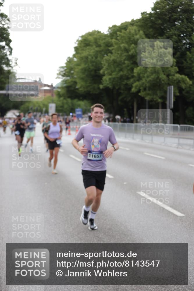 29.06.2025 - hella hamburg halbmarathon Jannik Wohlers http://msf.ph/oto/8143547 29.06.2025 10:08:25 Lombardsbrücke 3762, 5347, 6100, 9951, 9958, 10035, 11657, 11967, 12144, 13174, 13592, 13593, 15584, 15586, 15592, 18266 meine-sportfotos.de