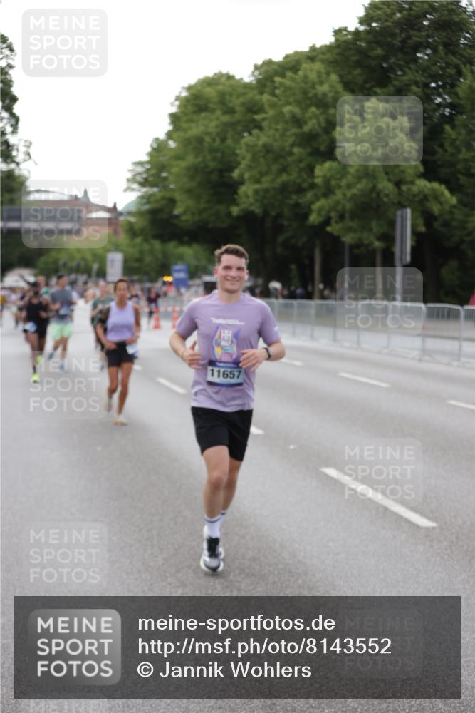 29.06.2025 - hella hamburg halbmarathon Jannik Wohlers http://msf.ph/oto/8143552 29.06.2025 10:08:25 Lombardsbrücke 3762, 5347, 6100, 9951, 9958, 10035, 11657, 11967, 12144, 13174, 13592, 13593, 15584, 15586, 15592, 18266 meine-sportfotos.de