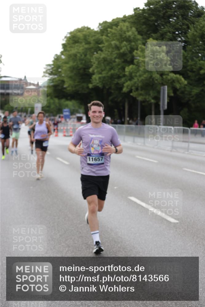 29.06.2025 - hella hamburg halbmarathon Jannik Wohlers http://msf.ph/oto/8143566 29.06.2025 10:08:25 Lombardsbrücke 3762, 5347, 6100, 9951, 9958, 10035, 11657, 11967, 12144, 13174, 13592, 13593, 15584, 15586, 15592, 18266 meine-sportfotos.de