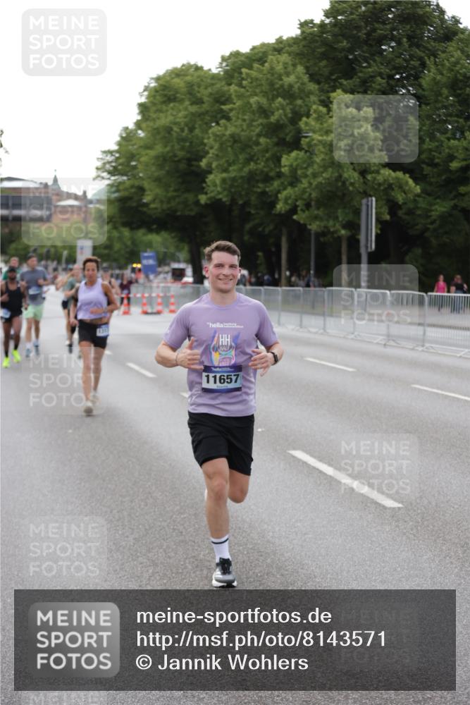 29.06.2025 - hella hamburg halbmarathon Jannik Wohlers http://msf.ph/oto/8143571 29.06.2025 10:08:25 Lombardsbrücke 3762, 5347, 6100, 9951, 9958, 10035, 11657, 11967, 12144, 13174, 13592, 13593, 15584, 15586, 15592, 18266 meine-sportfotos.de