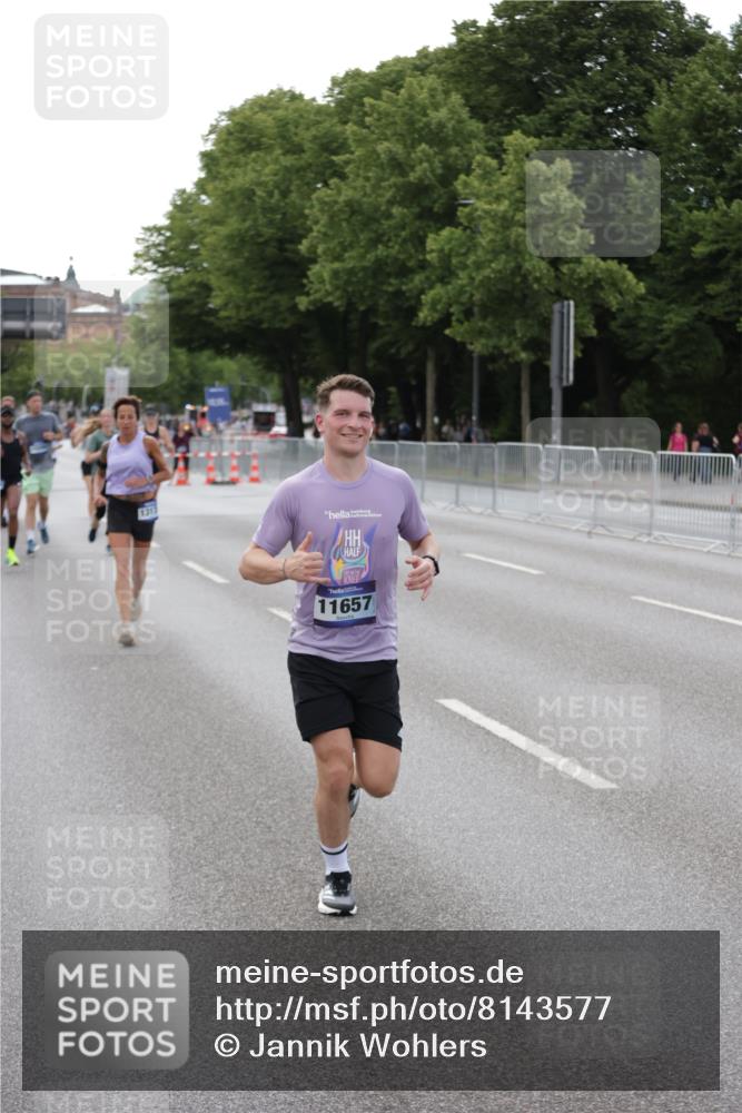 29.06.2025 - hella hamburg halbmarathon Jannik Wohlers http://msf.ph/oto/8143577 29.06.2025 10:08:25 Lombardsbrücke 3762, 5347, 6100, 9951, 9958, 10035, 11657, 11967, 12144, 13174, 13592, 13593, 15584, 15586, 15592, 18266 meine-sportfotos.de