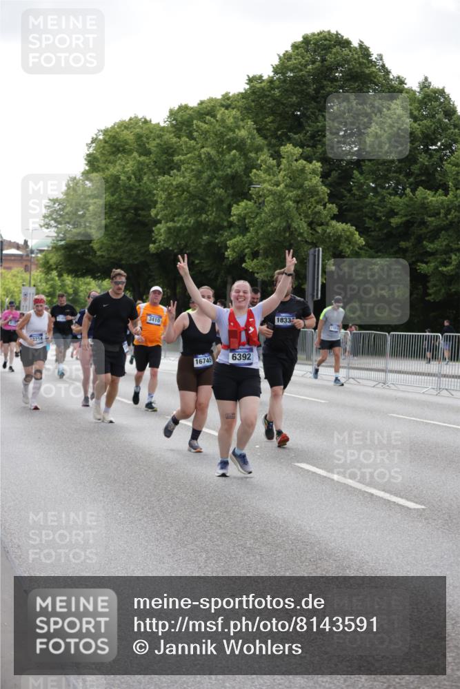 29.06.2025 - hella hamburg halbmarathon Jannik Wohlers http://msf.ph/oto/8143591 29.06.2025 10:45:44 Lombardsbrücke 1004, 1532, 1867, 1868, 2398, 2423, 2773, 2813, 2951, 3410, 4119, 4223, 5697, 5703, 5769, 5770, 5854, 5892, 6333, 6392, 7605, 7894, 7960, 7983, 8047, 9129, 9337, 9426, 9445, 11358, 11361, 11876, 11910, 12298, 12507, 13499, 14230, 14319, 14322, 14403, 14582, 15107, 16005, 16059, 16745, 16793, 17031, 17170, 17184, 18018, 18214, 18280, 18334 meine-sportfotos.de