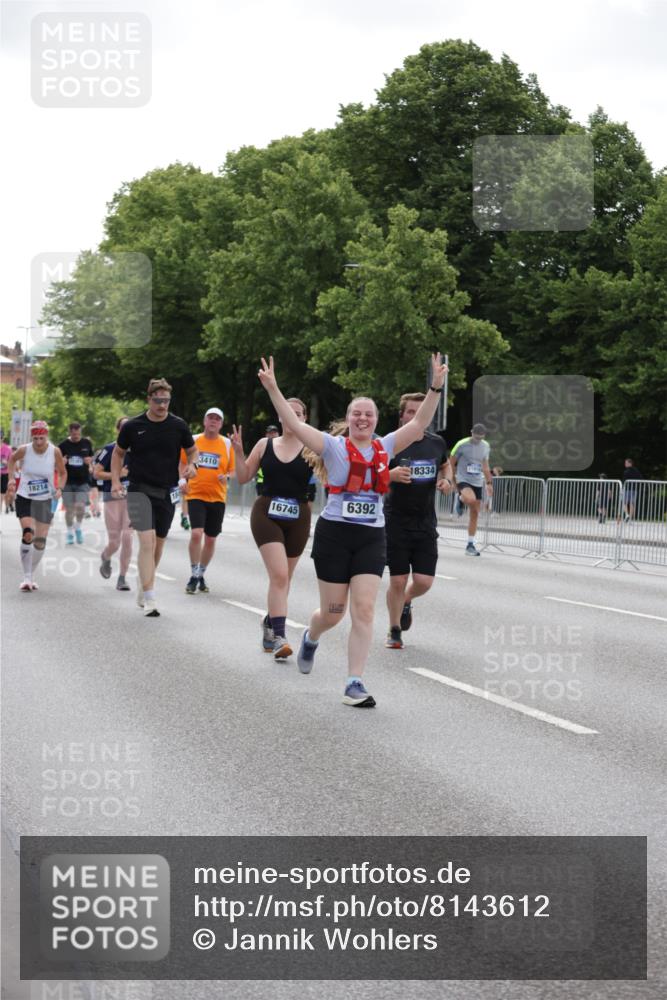 29.06.2025 - hella hamburg halbmarathon Jannik Wohlers http://msf.ph/oto/8143612 29.06.2025 10:45:44 Lombardsbrücke 1004, 1532, 1867, 1868, 2398, 2423, 2773, 2813, 2951, 3410, 4119, 4223, 5697, 5703, 5769, 5770, 5854, 5892, 6333, 6392, 7605, 7894, 7960, 7983, 8047, 9129, 9337, 9426, 9445, 11358, 11361, 11876, 11910, 12298, 12507, 13499, 14230, 14319, 14322, 14403, 14582, 15107, 16005, 16059, 16745, 16793, 17031, 17170, 17184, 18018, 18214, 18280, 18334 meine-sportfotos.de