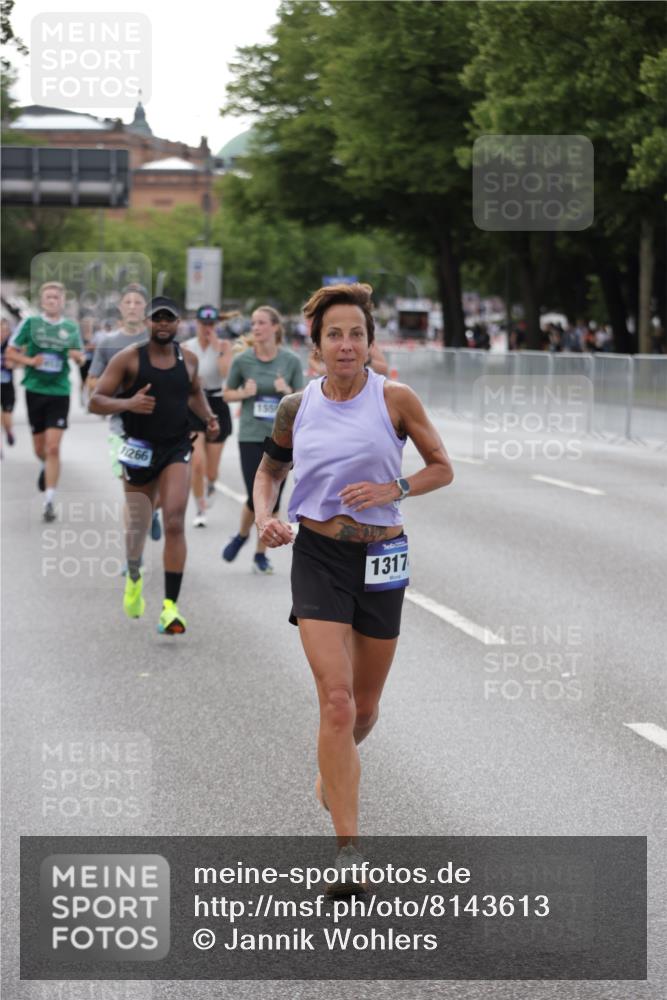 29.06.2025 - hella hamburg halbmarathon Jannik Wohlers http://msf.ph/oto/8143613 29.06.2025 10:08:28 Lombardsbrücke 3762, 5347, 7453, 10035, 11657, 13174, 13592, 13593, 15584, 15586, 15592, 18266, 18505 meine-sportfotos.de