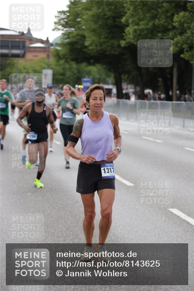 29.06.2025 - hella hamburg halbmarathon Jannik Wohlers http://msf.ph/oto/8143625 29.06.2025 10:08:28 Lombardsbrücke 3762, 5347, 7453, 10035, 11657, 13174, 13592, 13593, 15584, 15586, 15592, 18266, 18505 meine-sportfotos.de