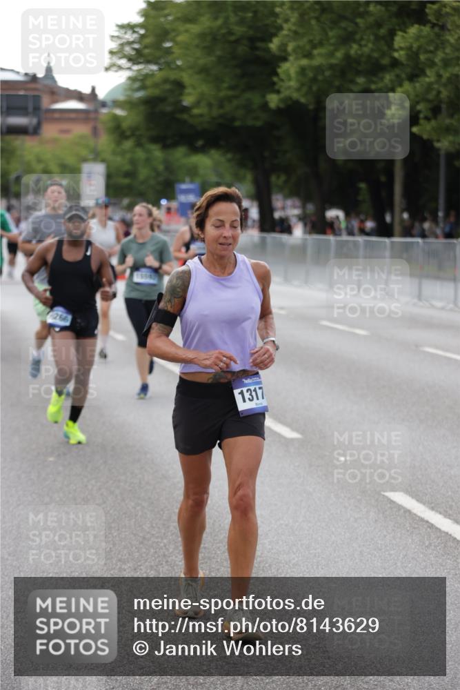 29.06.2025 - hella hamburg halbmarathon Jannik Wohlers http://msf.ph/oto/8143629 29.06.2025 10:08:28 Lombardsbrücke 3762, 5347, 7453, 10035, 11657, 13174, 13592, 13593, 15584, 15586, 15592, 18266, 18505 meine-sportfotos.de
