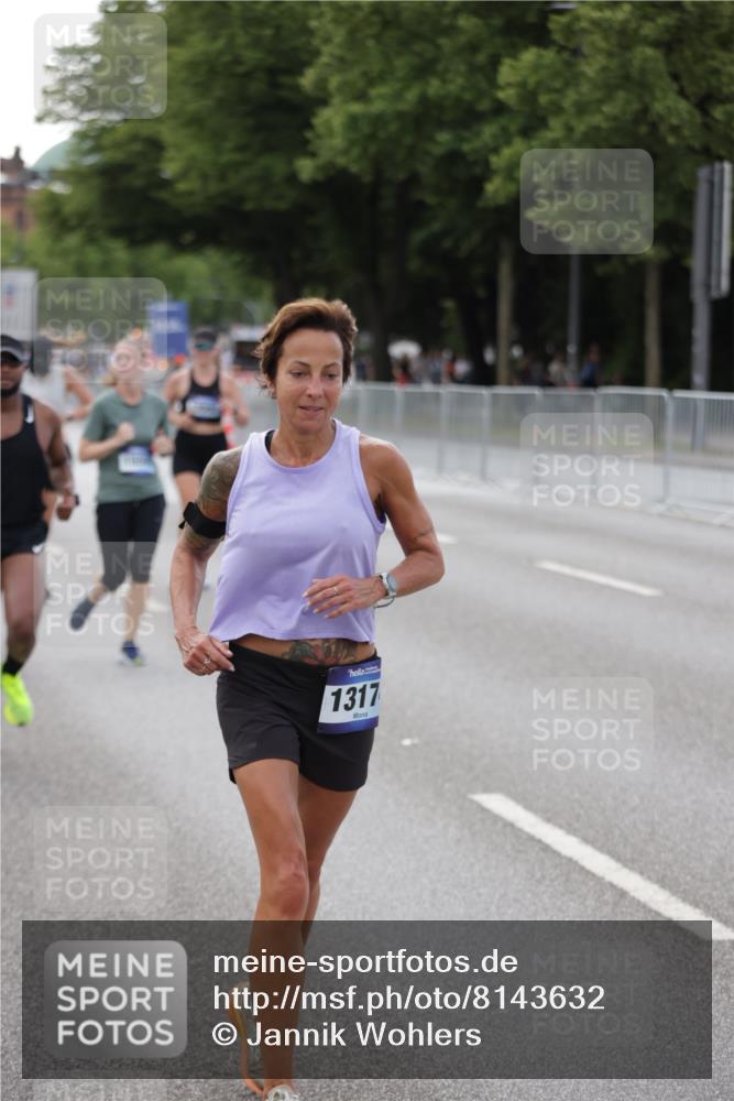 29.06.2025 - hella hamburg halbmarathon Jannik Wohlers http://msf.ph/oto/8143632 29.06.2025 10:08:28 Lombardsbrücke 3762, 5347, 7453, 10035, 11657, 13174, 13592, 13593, 15584, 15586, 15592, 18266, 18505 meine-sportfotos.de