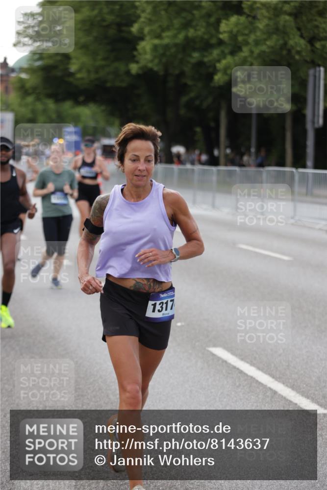 29.06.2025 - hella hamburg halbmarathon Jannik Wohlers http://msf.ph/oto/8143637 29.06.2025 10:08:28 Lombardsbrücke 3762, 5347, 7453, 10035, 11657, 13174, 13592, 13593, 15584, 15586, 15592, 18266, 18505 meine-sportfotos.de