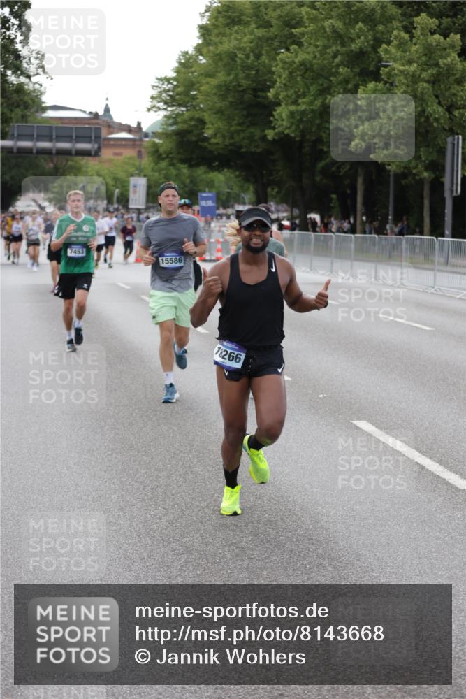 29.06.2025 - hella hamburg halbmarathon Jannik Wohlers http://msf.ph/oto/8143668 29.06.2025 10:08:30 Lombardsbrücke 3762, 5347, 7453, 10035, 11657, 13174, 13592, 13593, 15584, 15586, 15592, 18266, 18505 meine-sportfotos.de