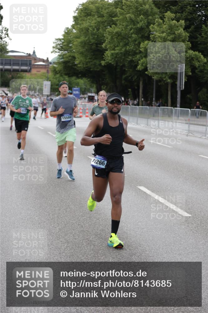 29.06.2025 - hella hamburg halbmarathon Jannik Wohlers http://msf.ph/oto/8143685 29.06.2025 10:08:30 Lombardsbrücke 3762, 5347, 7453, 10035, 11657, 13174, 13592, 13593, 15584, 15586, 15592, 18266, 18505 meine-sportfotos.de