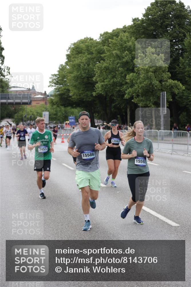 29.06.2025 - hella hamburg halbmarathon Jannik Wohlers http://msf.ph/oto/8143706 29.06.2025 10:08:31 Lombardsbrücke 3762, 5347, 7453, 10035, 11657, 13174, 13592, 13593, 15584, 15586, 15592, 18266, 18505 meine-sportfotos.de