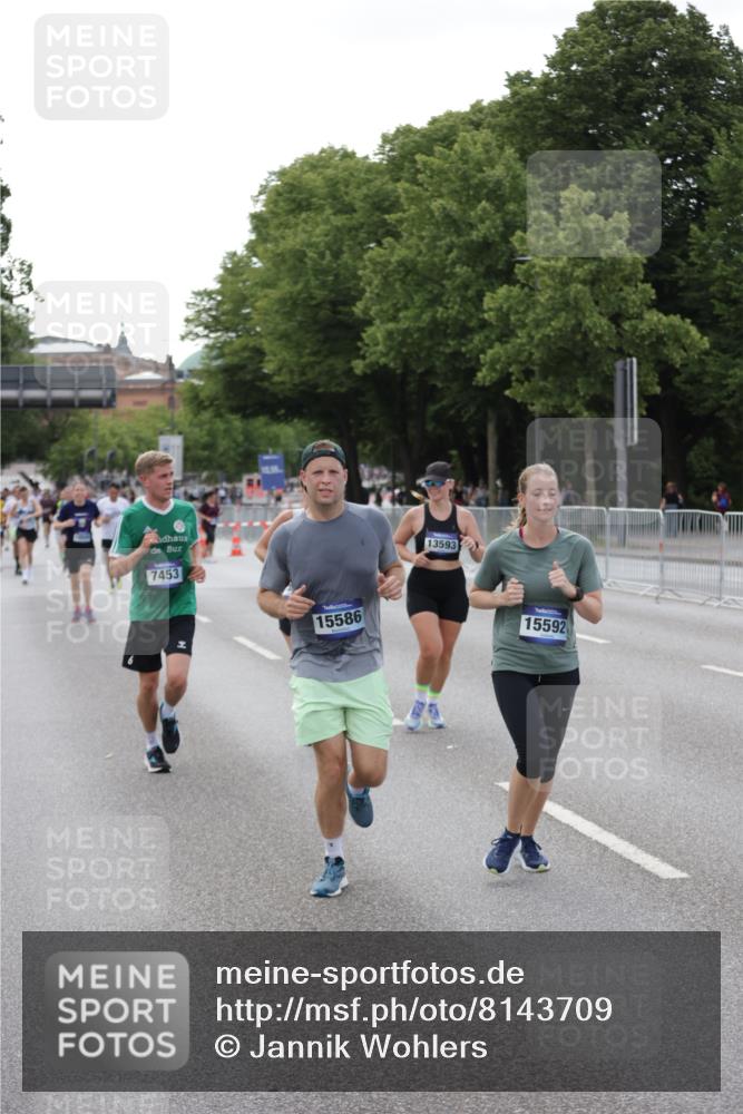 29.06.2025 - hella hamburg halbmarathon Jannik Wohlers http://msf.ph/oto/8143709 29.06.2025 10:08:31 Lombardsbrücke 3762, 5347, 7453, 10035, 11657, 13174, 13592, 13593, 15584, 15586, 15592, 18266, 18505 meine-sportfotos.de