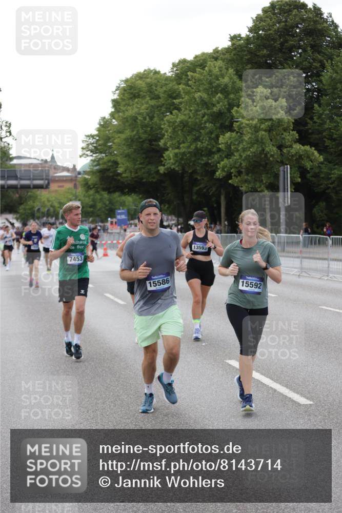 29.06.2025 - hella hamburg halbmarathon Jannik Wohlers http://msf.ph/oto/8143714 29.06.2025 10:08:31 Lombardsbrücke 3762, 5347, 7453, 10035, 11657, 13174, 13592, 13593, 15584, 15586, 15592, 18266, 18505 meine-sportfotos.de