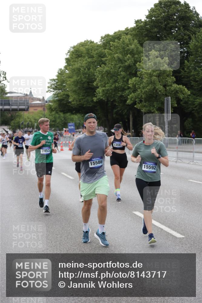 29.06.2025 - hella hamburg halbmarathon Jannik Wohlers http://msf.ph/oto/8143717 29.06.2025 10:08:31 Lombardsbrücke 3762, 5347, 7453, 10035, 11657, 13174, 13592, 13593, 15584, 15586, 15592, 18266, 18505 meine-sportfotos.de