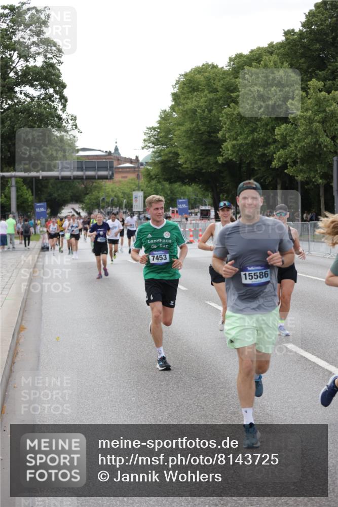 29.06.2025 - hella hamburg halbmarathon Jannik Wohlers http://msf.ph/oto/8143725 29.06.2025 10:08:32 Lombardsbrücke 3762, 5347, 7453, 11657, 13174, 13592, 13593, 15584, 15586, 15592, 18266, 18505 meine-sportfotos.de