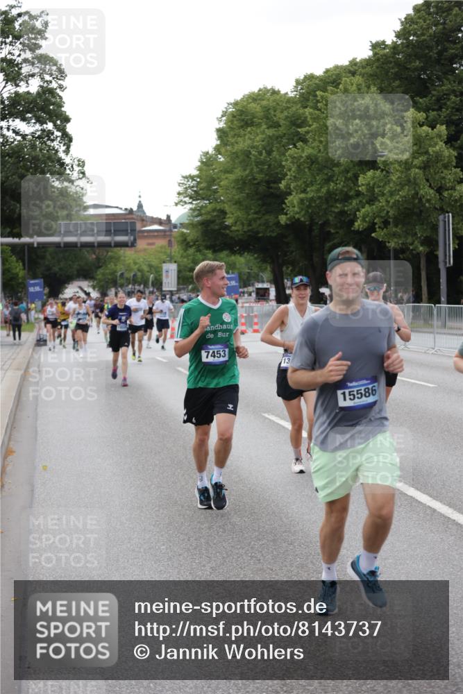 29.06.2025 - hella hamburg halbmarathon Jannik Wohlers http://msf.ph/oto/8143737 29.06.2025 10:08:32 Lombardsbrücke 3762, 5347, 7453, 11657, 13174, 13592, 13593, 15584, 15586, 15592, 18266, 18505 meine-sportfotos.de