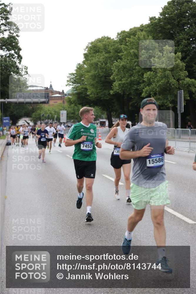 29.06.2025 - hella hamburg halbmarathon Jannik Wohlers http://msf.ph/oto/8143744 29.06.2025 10:08:32 Lombardsbrücke 3762, 5347, 7453, 11657, 13174, 13592, 13593, 15584, 15586, 15592, 18266, 18505 meine-sportfotos.de