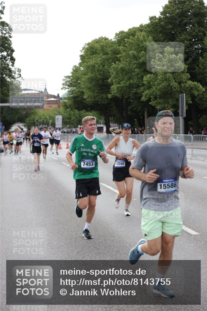 29.06.2025 - hella hamburg halbmarathon Jannik Wohlers http://msf.ph/oto/8143755 29.06.2025 10:08:32 Lombardsbrücke 3762, 5347, 7453, 11657, 13174, 13592, 13593, 15584, 15586, 15592, 18266, 18505 meine-sportfotos.de