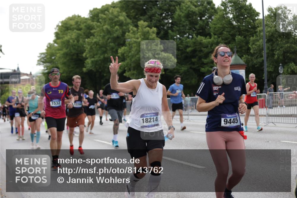 29.06.2025 - hella hamburg halbmarathon Jannik Wohlers http://msf.ph/oto/8143762 29.06.2025 10:45:50 Lombardsbrücke 1429, 1465, 1532, 2423, 2500, 2773, 2813, 2951, 3410, 4119, 4223, 5697, 5703, 5769, 5770, 5854, 5892, 6068, 6392, 7364, 7368, 7374, 7894, 7960, 7983, 8047, 8700, 9129, 9337, 9445, 10153, 11358, 11361, 11876, 11910, 12298, 12333, 12507, 12522, 13122, 13499, 15107, 16005, 16745, 16793, 16912, 17170, 17704, 17936, 18018, 18214, 18334 meine-sportfotos.de