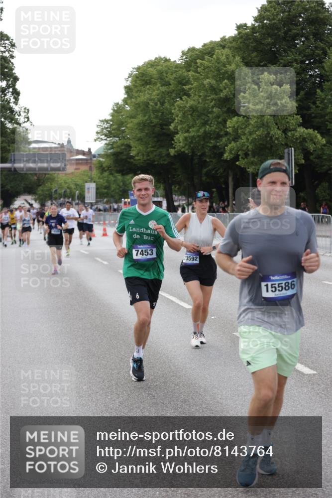 29.06.2025 - hella hamburg halbmarathon Jannik Wohlers http://msf.ph/oto/8143764 29.06.2025 10:08:32 Lombardsbrücke 3762, 5347, 7453, 11657, 13174, 13592, 13593, 15584, 15586, 15592, 18266, 18505 meine-sportfotos.de