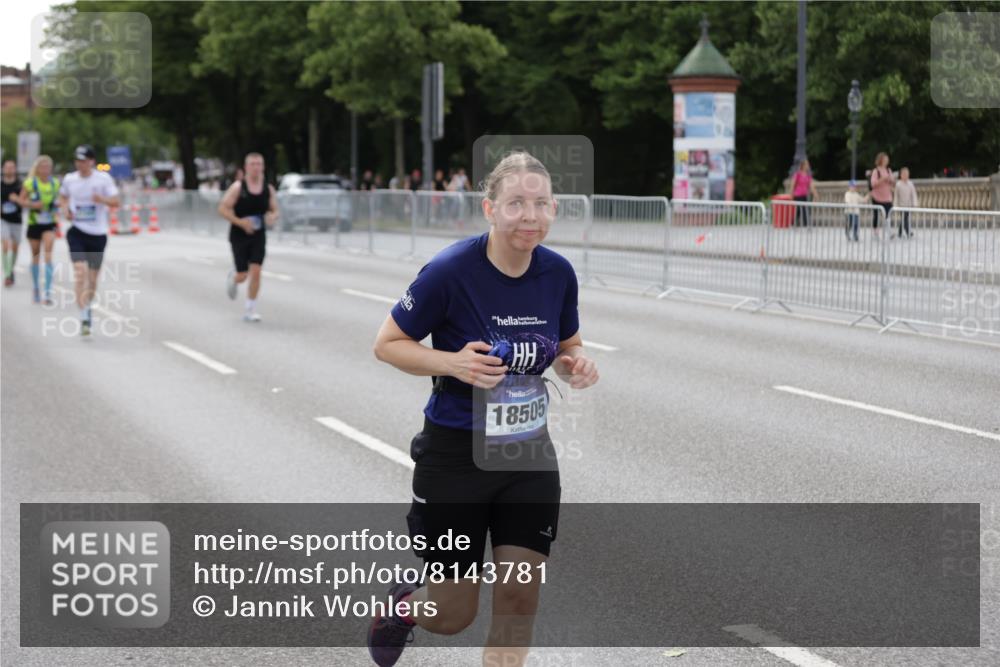 29.06.2025 - hella hamburg halbmarathon Jannik Wohlers http://msf.ph/oto/8143781 29.06.2025 10:08:39 Lombardsbrücke 1147, 1188, 1838, 5347, 7453, 9718, 10819, 11067, 11496, 11657, 13592, 13593, 14736, 15584, 15586, 15592, 17347, 18266, 18505 meine-sportfotos.de