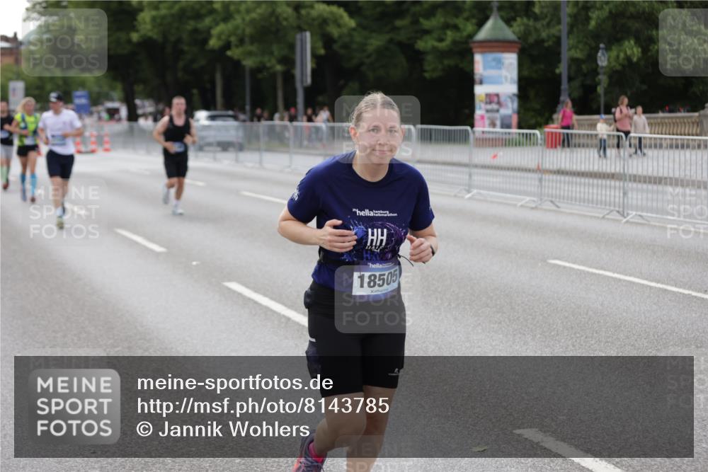 29.06.2025 - hella hamburg halbmarathon Jannik Wohlers http://msf.ph/oto/8143785 29.06.2025 10:08:39 Lombardsbrücke 1147, 1188, 1838, 5347, 7453, 9718, 10819, 11067, 11496, 11657, 13592, 13593, 14736, 15584, 15586, 15592, 17347, 18266, 18505 meine-sportfotos.de