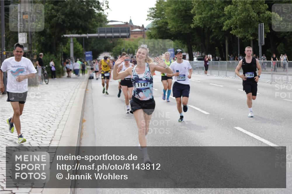 29.06.2025 - hella hamburg halbmarathon Jannik Wohlers http://msf.ph/oto/8143812 29.06.2025 10:08:41 Lombardsbrücke 1147, 1188, 1838, 7453, 9718, 10819, 11067, 11496, 13210, 13592, 13593, 14736, 15586, 15592, 17347, 18266, 18505 meine-sportfotos.de