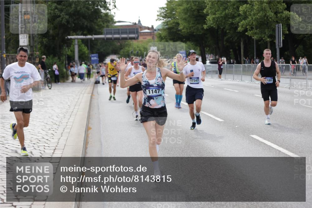 29.06.2025 - hella hamburg halbmarathon Jannik Wohlers http://msf.ph/oto/8143815 29.06.2025 10:08:41 Lombardsbrücke 1147, 1188, 1838, 7453, 9718, 10819, 11067, 11496, 13210, 13592, 13593, 14736, 15586, 15592, 17347, 18266, 18505 meine-sportfotos.de