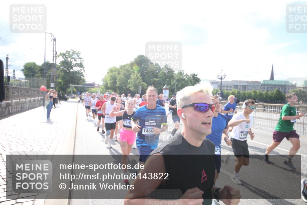 29.06.2025 - hella hamburg halbmarathon Jannik Wohlers http://msf.ph/oto/8143822 29.06.2025 09:52:35 Lombardsbrücke 1012, 1070, 1163, 1176, 1391, 1735, 1782, 2048, 2213, 2233, 2590, 2788, 2970, 3021, 3098, 3304, 3907, 3917, 3928, 4080, 4277, 4691, 4933, 4981, 5476, 5682, 6081, 6152, 6712, 6716, 7005, 7093, 7147, 7325, 7599, 8145, 8467, 8694, 8704, 8722, 8819, 9081, 9213, 9232, 9374, 9538, 9540, 10000, 10208, 10211, 10216, 10251, 10313, 10750, 11153, 11291, 11346, 11469, 11778, 12154, 12534, 12685, 12783, 12966, 13709, 13782, 14661, 14690, 14849, 15126, 15133, 16414 meine-sportfotos.de