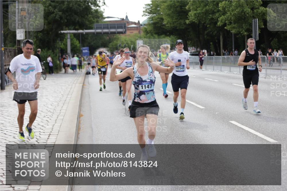 29.06.2025 - hella hamburg halbmarathon Jannik Wohlers http://msf.ph/oto/8143824 29.06.2025 10:08:41 Lombardsbrücke 1147, 1188, 1838, 7453, 9718, 10819, 11067, 11496, 13210, 13592, 13593, 14736, 15586, 15592, 17347, 18266, 18505 meine-sportfotos.de