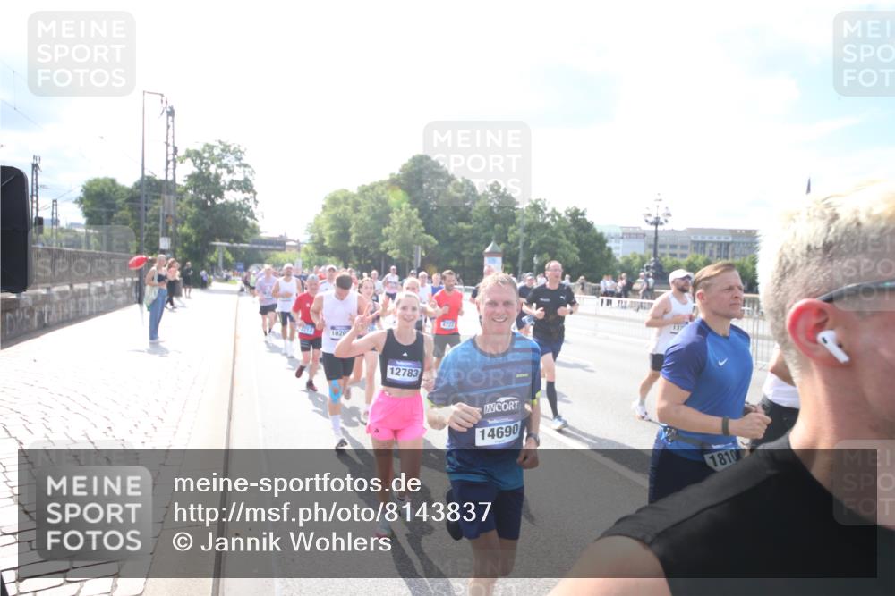 29.06.2025 - hella hamburg halbmarathon Jannik Wohlers http://msf.ph/oto/8143837 29.06.2025 09:52:35 Lombardsbrücke 1012, 1070, 1163, 1176, 1391, 1735, 1782, 2048, 2213, 2233, 2590, 2788, 2970, 3021, 3098, 3304, 3907, 3917, 3928, 4080, 4277, 4691, 4933, 4981, 5476, 5682, 6081, 6152, 6712, 6716, 7005, 7093, 7147, 7325, 7599, 8145, 8467, 8694, 8704, 8722, 8819, 9081, 9213, 9232, 9374, 9538, 9540, 10000, 10208, 10211, 10216, 10251, 10313, 10750, 11153, 11291, 11346, 11469, 11778, 12154, 12534, 12685, 12783, 12966, 13709, 13782, 14661, 14690, 14849, 15126, 15133, 16414 meine-sportfotos.de