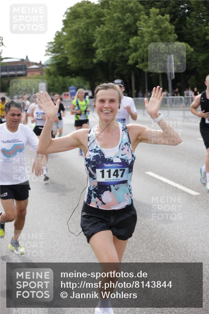 29.06.2025 - hella hamburg halbmarathon Jannik Wohlers http://msf.ph/oto/8143844 29.06.2025 10:08:42 Lombardsbrücke 1147, 1188, 1838, 7453, 9718, 10819, 11067, 11496, 13210, 13592, 13593, 13660, 14736, 15586, 15592, 17347, 18266, 18505 meine-sportfotos.de