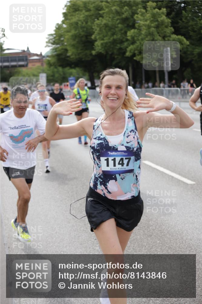 29.06.2025 - hella hamburg halbmarathon Jannik Wohlers http://msf.ph/oto/8143846 29.06.2025 10:08:42 Lombardsbrücke 1147, 1188, 1838, 7453, 9718, 10819, 11067, 11496, 13210, 13592, 13593, 13660, 14736, 15586, 15592, 17347, 18266, 18505 meine-sportfotos.de