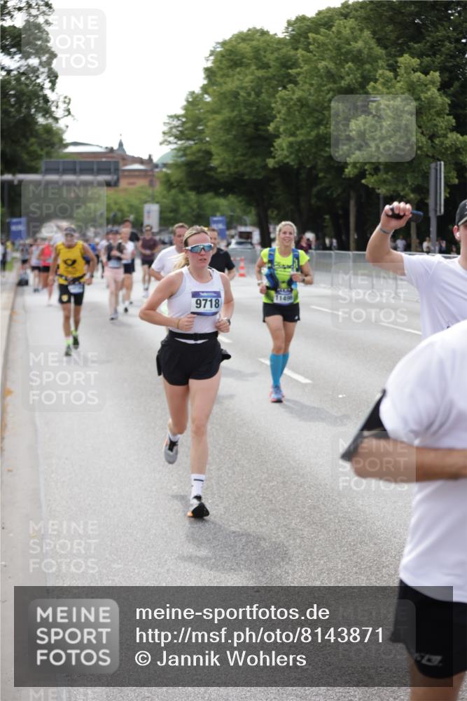 29.06.2025 - hella hamburg halbmarathon Jannik Wohlers http://msf.ph/oto/8143871 29.06.2025 10:08:43 Lombardsbrücke 1147, 1188, 1838, 2978, 7453, 9718, 10819, 11067, 11496, 13210, 13592, 13593, 13660, 14736, 15586, 15592, 17347, 18266, 18505 meine-sportfotos.de