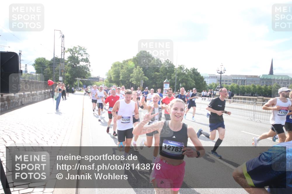 29.06.2025 - hella hamburg halbmarathon Jannik Wohlers http://msf.ph/oto/8143876 29.06.2025 09:52:36 Lombardsbrücke 1012, 1070, 1163, 1176, 1391, 1735, 1782, 2048, 2213, 2233, 2590, 2788, 2970, 3021, 3098, 3304, 3907, 3917, 3928, 4080, 4277, 4691, 4933, 4981, 5132, 5476, 5682, 6081, 6152, 6712, 6716, 7005, 7093, 7147, 7325, 7599, 8145, 8467, 8694, 8704, 8722, 8819, 9081, 9213, 9232, 9374, 9538, 9540, 10208, 10211, 10216, 10251, 10313, 10750, 11153, 11291, 11346, 11469, 11778, 12154, 12534, 12685, 12783, 12966, 13709, 13782, 14351, 14661, 14690, 14849, 15126, 15133, 16414 meine-sportfotos.de
