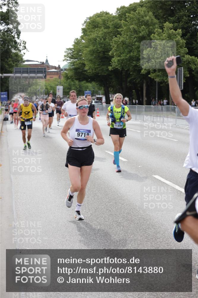 29.06.2025 - hella hamburg halbmarathon Jannik Wohlers http://msf.ph/oto/8143880 29.06.2025 10:08:43 Lombardsbrücke 1147, 1188, 1838, 2978, 7453, 9718, 10819, 11067, 11496, 13210, 13592, 13593, 13660, 14736, 15586, 15592, 17347, 18266, 18505 meine-sportfotos.de