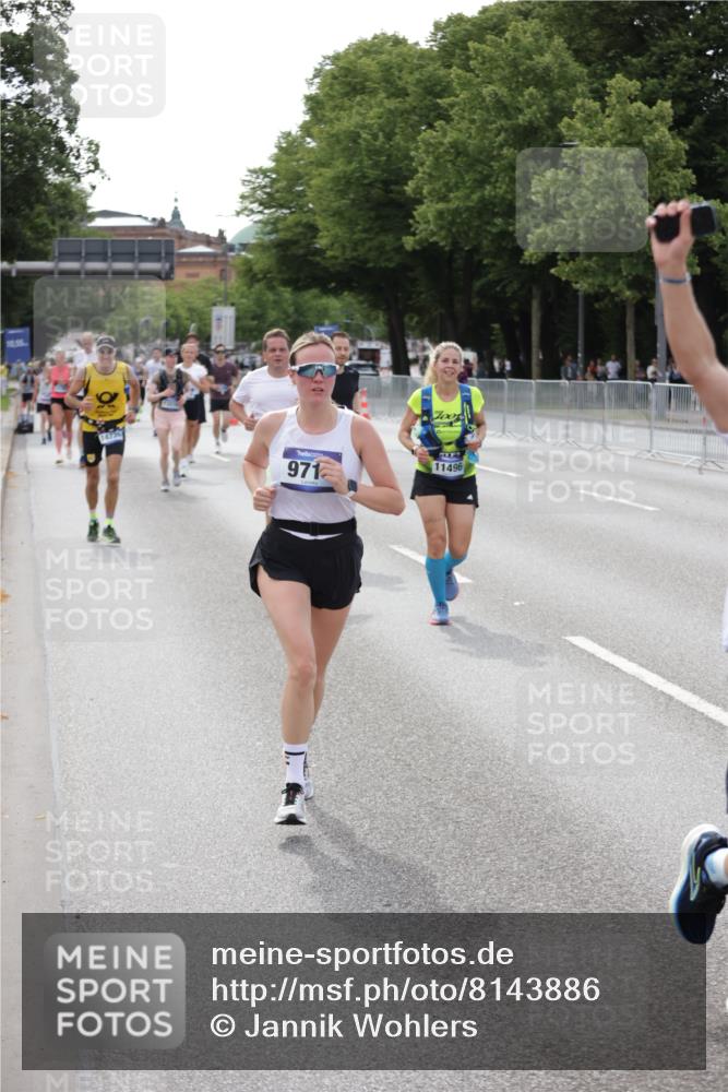 29.06.2025 - hella hamburg halbmarathon Jannik Wohlers http://msf.ph/oto/8143886 29.06.2025 10:08:43 Lombardsbrücke 1147, 1188, 1838, 2978, 7453, 9718, 10819, 11067, 11496, 13210, 13592, 13593, 13660, 14736, 15586, 15592, 17347, 18266, 18505 meine-sportfotos.de