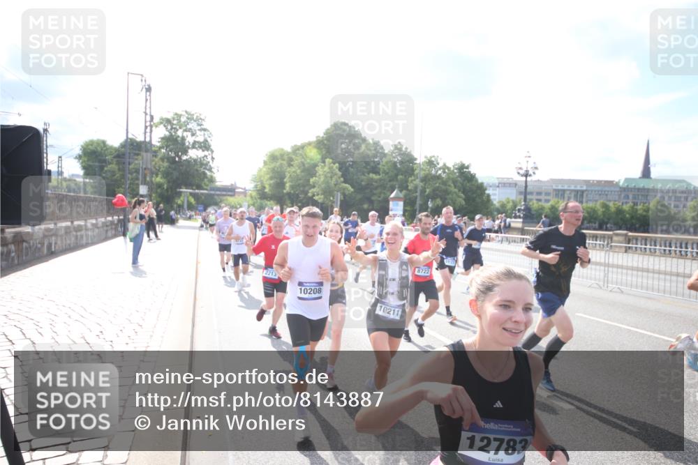 29.06.2025 - hella hamburg halbmarathon Jannik Wohlers http://msf.ph/oto/8143887 29.06.2025 09:52:36 Lombardsbrücke 1012, 1070, 1163, 1176, 1391, 1735, 1782, 2048, 2213, 2233, 2590, 2788, 2970, 3021, 3098, 3304, 3907, 3917, 3928, 4080, 4277, 4691, 4933, 4981, 5132, 5476, 5682, 6081, 6152, 6712, 6716, 7005, 7093, 7147, 7325, 7599, 8145, 8467, 8694, 8704, 8722, 8819, 9081, 9213, 9232, 9374, 9538, 9540, 10208, 10211, 10216, 10251, 10313, 10750, 11153, 11291, 11346, 11469, 11778, 12154, 12534, 12685, 12783, 12966, 13709, 13782, 14351, 14661, 14690, 14849, 15126, 15133, 16414 meine-sportfotos.de